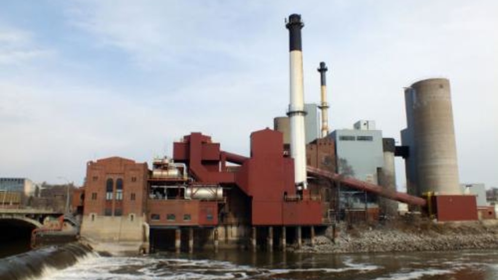Photo of the University of Iowa Power Plant (image credit: Little Village)
